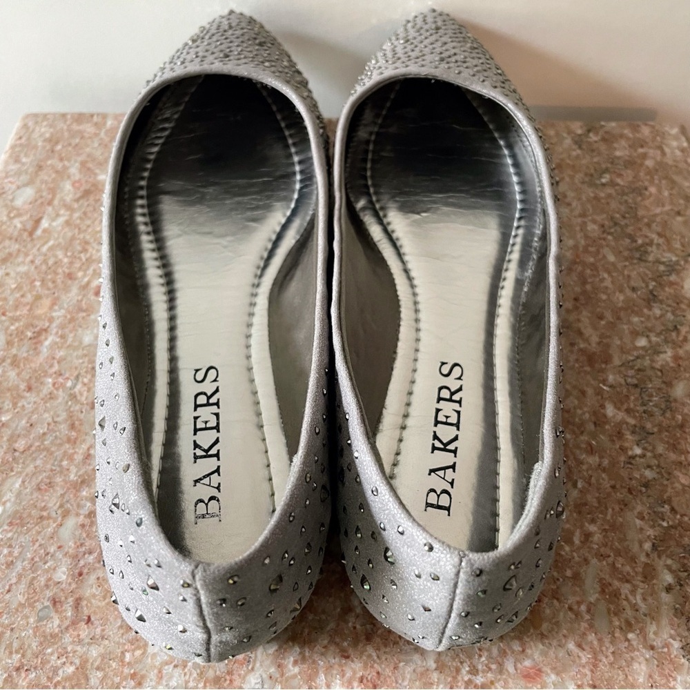 Bakers Silver Pointed Toe Flats w/ Sparkle Rhinestones Size 8 M - Picture 5 of 12